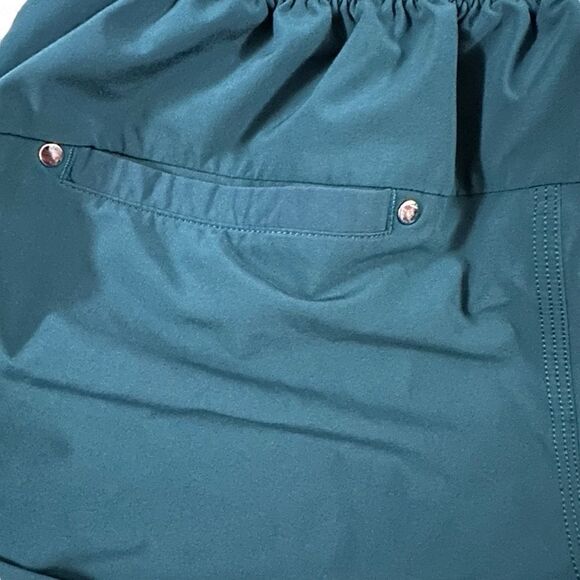 Lululemon Spring Break Away Short
Deep Green ~ size 4 - Picture 6 of 12